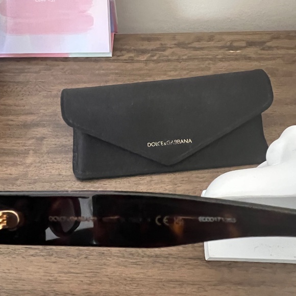 Dolce and Gabbana sunglasses Tortoise shell print main image 5